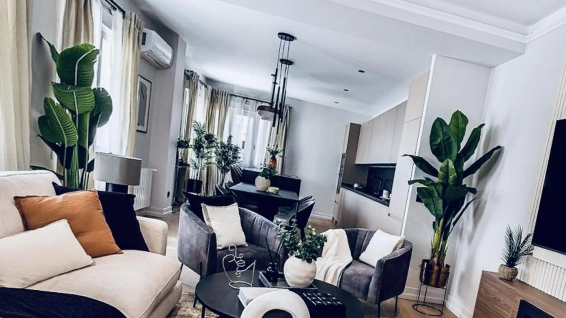 Apartment Majestic Navigli Home Rome Italy